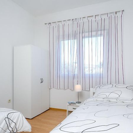 Holiday Home Iris Marina Luaran gambar